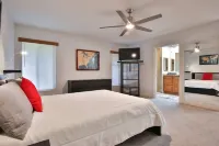 6 Bed 4 Bath Home Heated Pool Spa & Golf Simulator