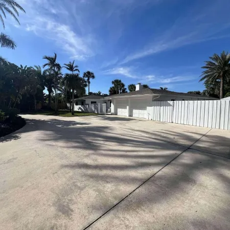 4/3 Home on A1A with private beach access WiFi, fitness room & heated pool
