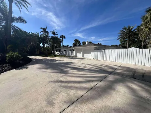 4/3 Home on A1A with private beach access WiFi, fitness room & heated pool