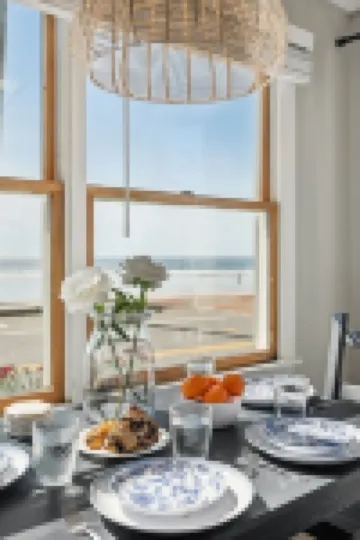 Oceanfront Cottage w/ Deck + Outdoor Shower — Walk to Restaurants