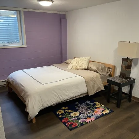 Comfortable and Quaint w/ a Hot Tub