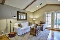 Oakway Blissful Abode, Walk to Autzen Stadium