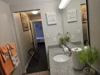 "Stunning Skyline & Canal View w/Free Parking"