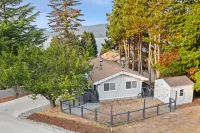 Stunning Lake Views and Outdoor Adventure - Charming Retreat Hotels in Sudden Valley