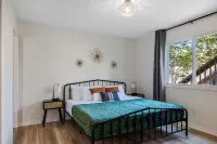 Full Kitchen and Laundry in Each Unit - Spacious Coastal Retreat Hotels in Michigan City