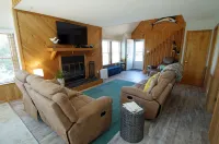 Inviting Pool and Soothing Whirlpool Tub - Gorgeous Retreat