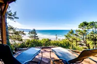 Cozy house with WiFi, sweeping ocean views, & nearby beach access