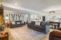 Firepit, Kayaks, Paddle Board and Lake Views - Charming Lake Retreat