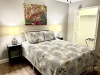 New! Minutes from TTU, LCU, medical district, & golf Các khách sạn gần Thunderzone Family Fun