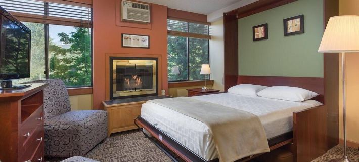 Mountain Side Hotel Whistler by Executive Hotels in Whistler