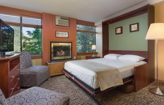 惠斯勒山邊行政酒店