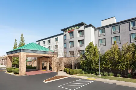 Courtyard Sacramento Folsom Отели в г. Эльдорадо-Хиллз
