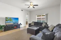3br Duplex Near Yacht Club Beach and Downtown Cape Coral