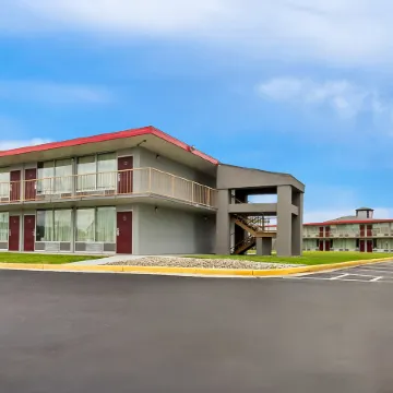 Red Roof Inn & Suites Cave City