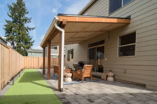 Charming Beaverton, King beds, Game room, 5bdrm!