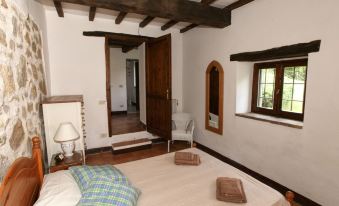 Holiday House Overlooking Lake Near Tuscany