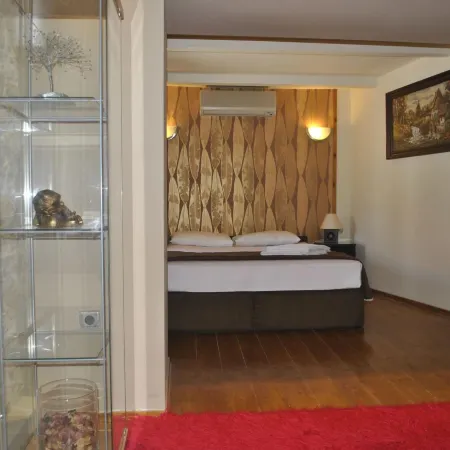 Attractive Greek House with Private Pool Near Sea & City Center