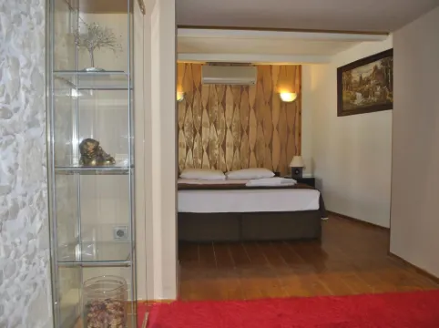 Attractive Greek House with Private Pool Near Sea & City Center