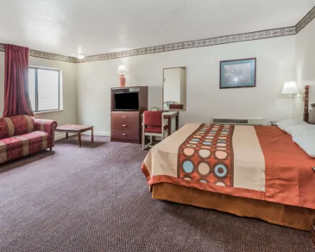 Super 8 by Wyndham Morris Hotels in Morris