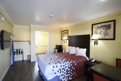 Morro Bay Beach Inn Hotels near Cloisters Community Park