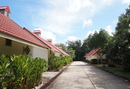 라차프룩 리조트