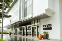 Revo Pavilion Bukit Jalil by Ody Suites Отели в г. Букит Джалил