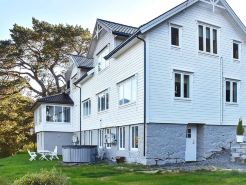 10 Person Holiday Home in Folkestad