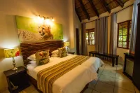 Emdoneni Lodge with Zululand Cat Conservation Project Hotels in Hluhluwe