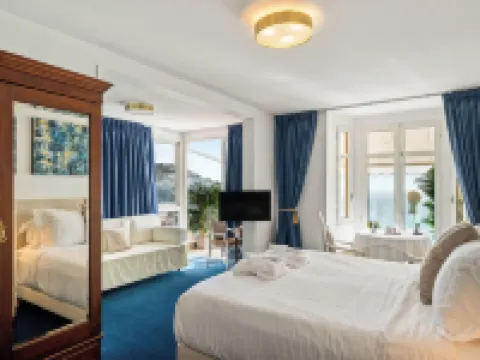 Hôtel le Roquebrune Hotel berhampiran L'Olivier Millenaire