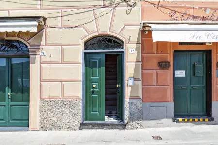 Il Mare di Camogli da un oblò by Wonderful Italy