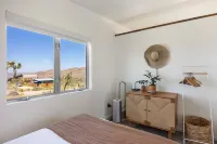 Jensen House - Incredible Desert Views 2 Bedroom Home by RedAwning Hotels in Joshua Tree
