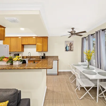 Cozy & Serene ~ 12Mins to Downtown La