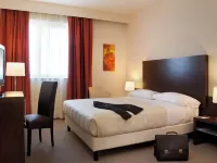 Hotel Sanluigi Các khách sạn gần Bảo tàng Xe hơi