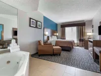 Quality Inn & Suites I-35 E-Walnut Hill Hotels in der Nähe von Freizeitpark Zero Gravity