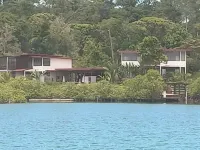 Villa F&B Hotels near Red Frog Beach