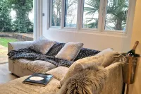 1 Bed Cottage-Museum View-Garden-Free Parking Hotels in Downside