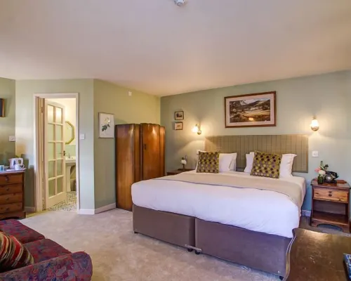 White Hart Inn Hotels in Wells