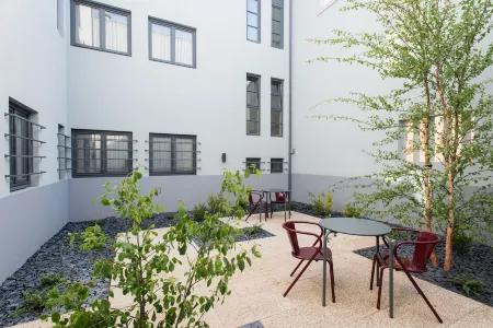 Oporto Serviced Apartments - Alvares Cabral Отели рядом с достопримечательностью «Церковь Святого Мартина Седофейта»