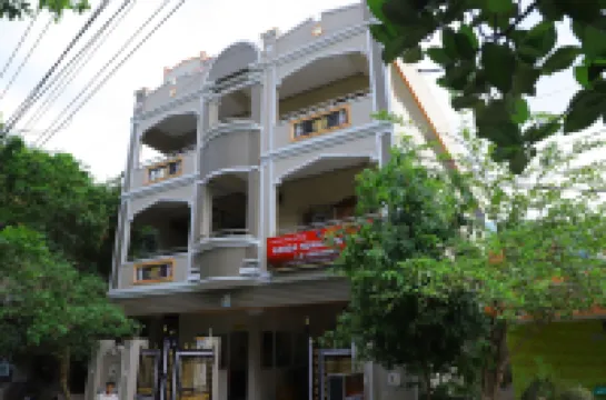 Nanda Mohan Homestay- Luxuries AC Apartment Close to Alipiri-Kapila Teertha and Iskcon Temple