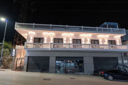 Hotel Flori Отели рядом с достопримечательностью «Mango Beach»