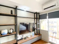 Homey and Simply Look Studio LRT City Jatibening Apartment - 2-Star