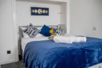 Stylish 4 Bed Apartment- Private Garden & Sleeps 8 Hôtels à : Stockton-on-Tees