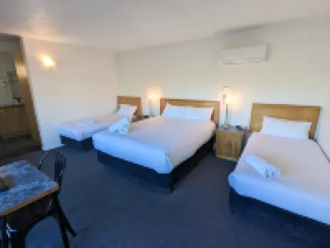 阿爾卡納汽車旅館和陽台公寓