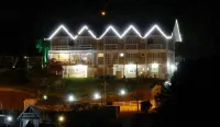 Pousada Casa Pinha Các khách sạn gần Casa - Chalé Condomínio Estância das Águas Claras