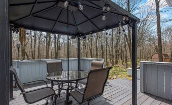 Pocono Scandinavian Cottage 2 Bedroom Cottage by RedAwning