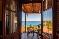Eros Pittoresque Retreats - Perfect Location, Panoramic Seaview