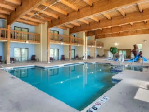 คอมฟอร์ต อินน์แอนด์สวีทส์ แบล็คริเวอร์ฟอลส์ ถนนไอ-94 โรงแรมในJackson County