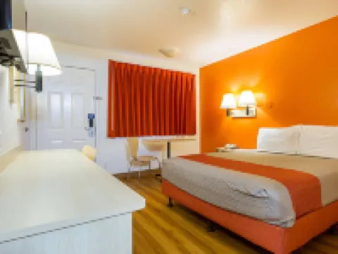 邁措沃北6號汽車旅館 梅薩酒店