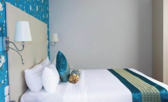 Blooming Suites