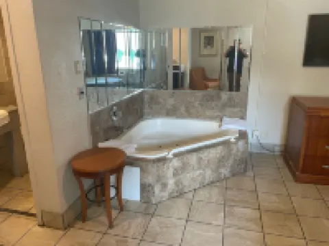 Budgetel Inn and Suites - Louisville Hotels in 